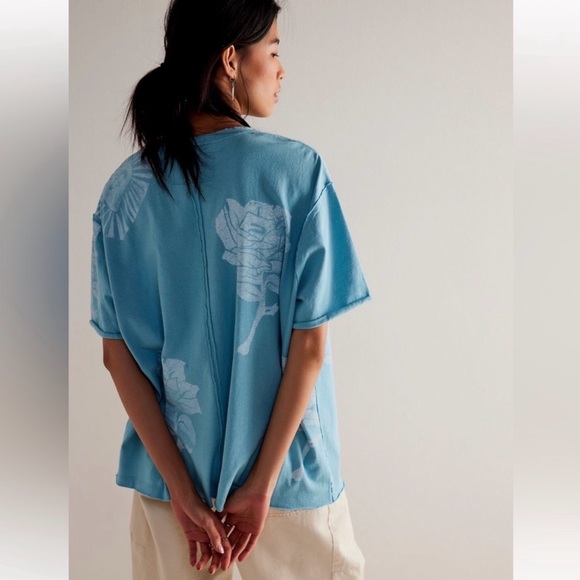 NWOT Free People We The Free Floral Painted Tee Oversized Women’s size Medium - Picture 2 of 6